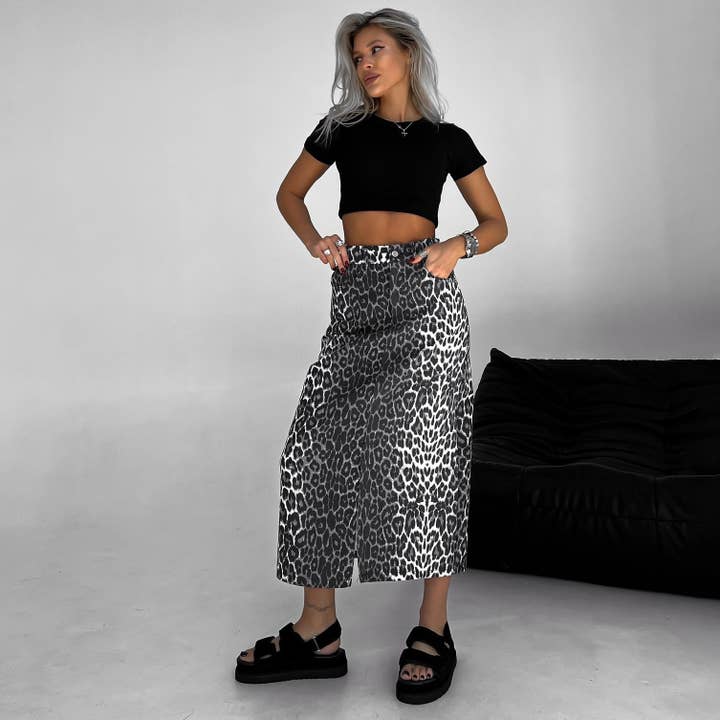 2025 Leopard Denim Skirt Chic Slimming Style for wholesale by Marayn