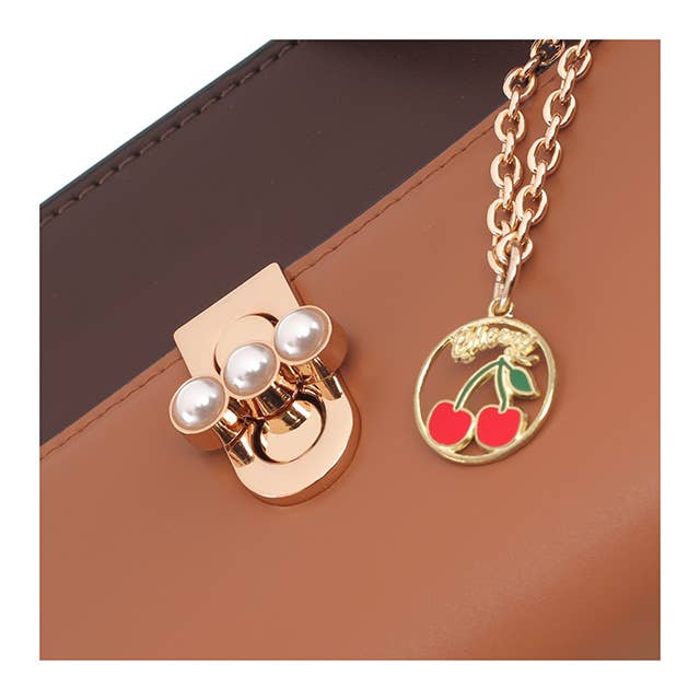 Bessie London - Wholesale Crossbody Bag - Women's - DUAL-TONE PEARL FLAP CROSSBODY BAG11