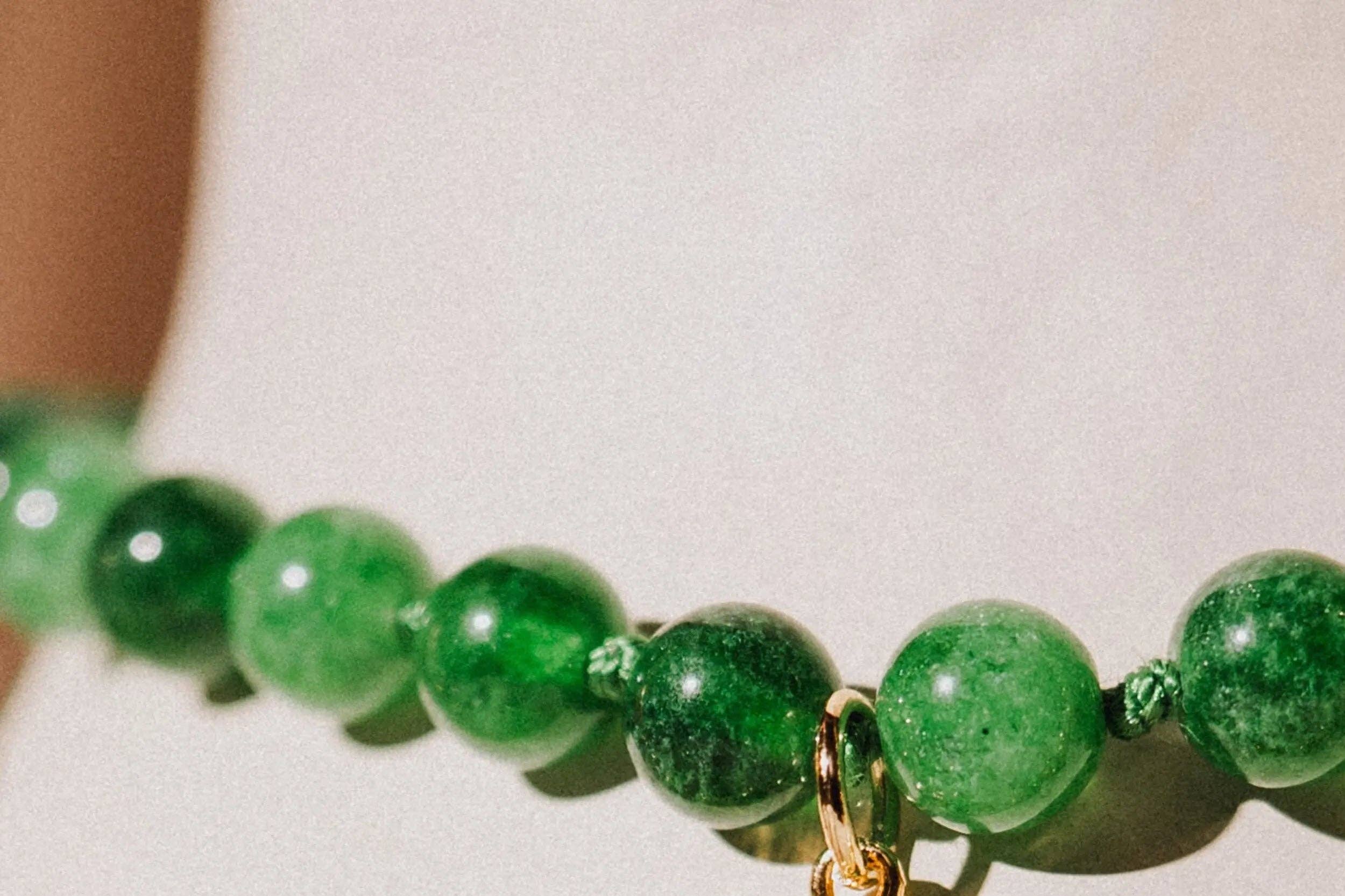 PHOEBE´S – wholesale Hänge-/berlockhalsband – Jungfru Maria Halsband, Naturlig Stenkedja, Handgjord Gåva5