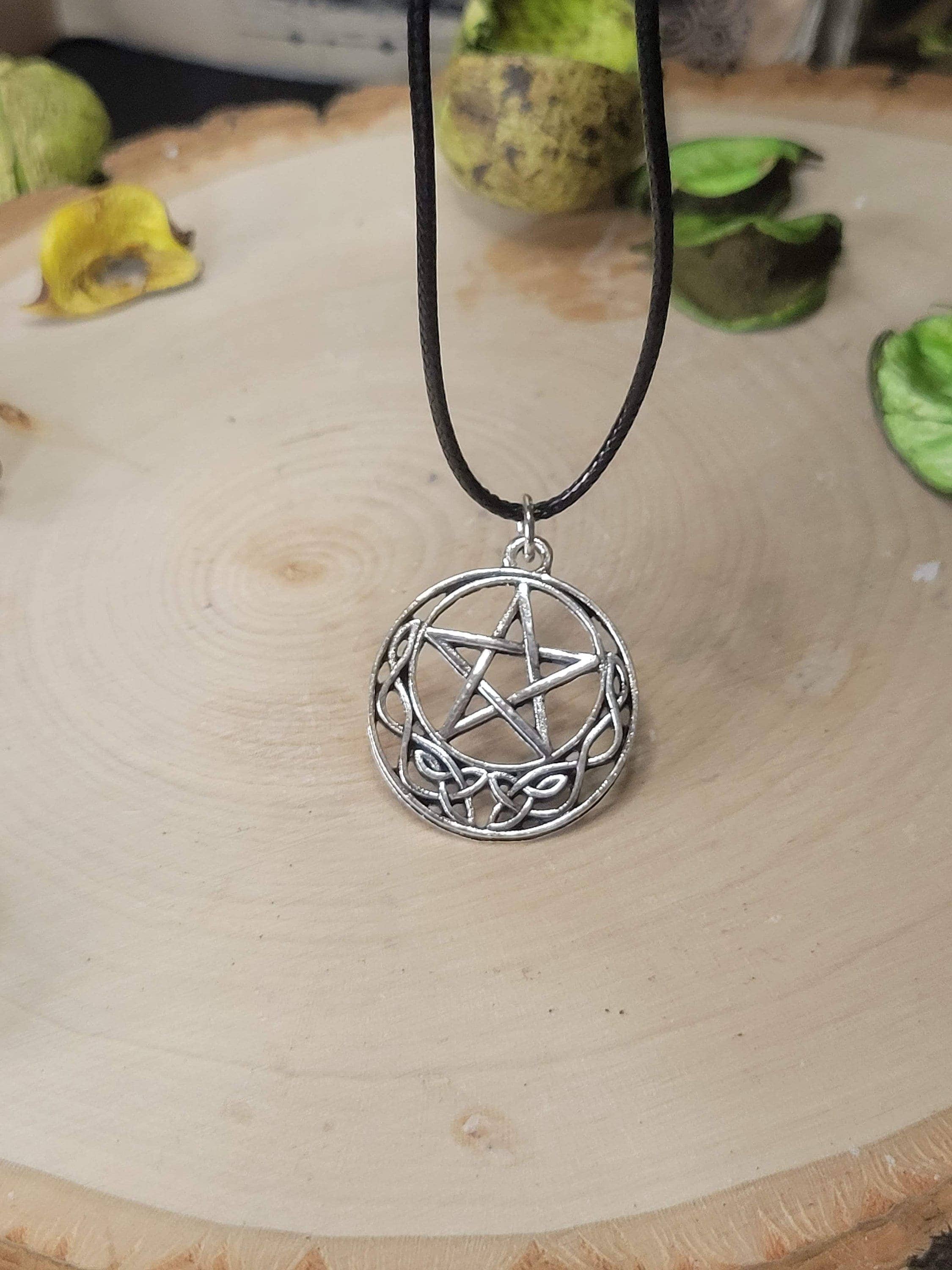 My Magic Place Shop - Vente Colliers à pendentif - Collier Pentagramme Nœud de Sorcière, Collier Talisman de Protection, Collier de Sorcière, Collier de Protection Pentagramme3