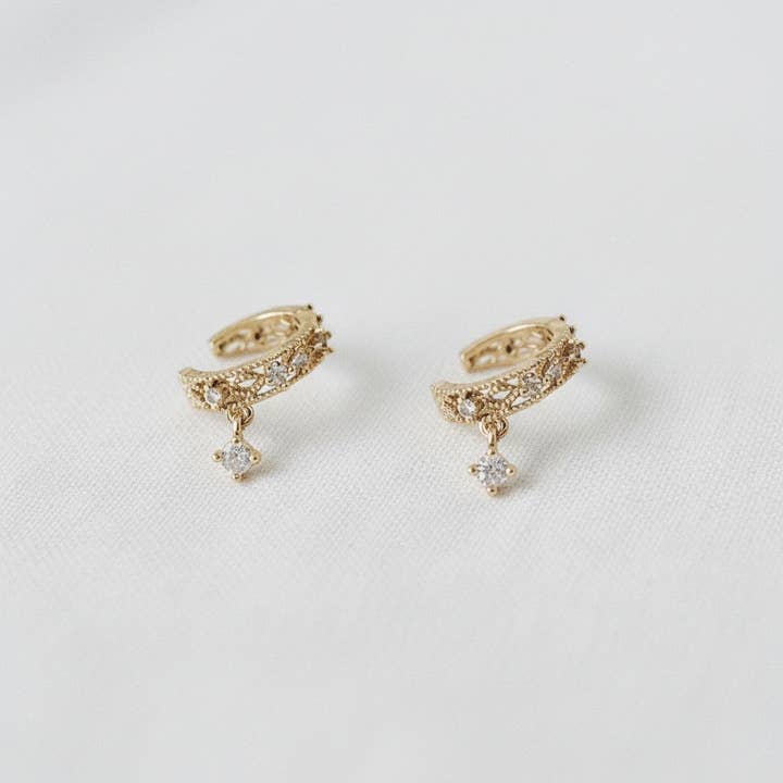 Ellemadera – Großhandel Ear Cuff/Ohrklemme – Hohle Zirkon-Ohrmanschetten-Ohrringe1