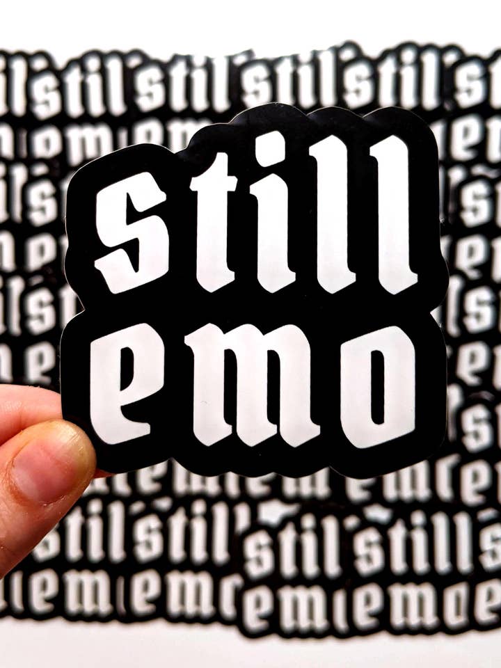 Fortfarande Emo klistermärke för wholesale av All That Raaz