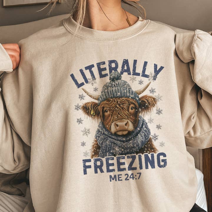 Par.tees by Party On! – wholesale Sweatshirt med tryck - Unisex – Bokstavligen Frysande Ko Vinter Tjur Grafisk Tröja2