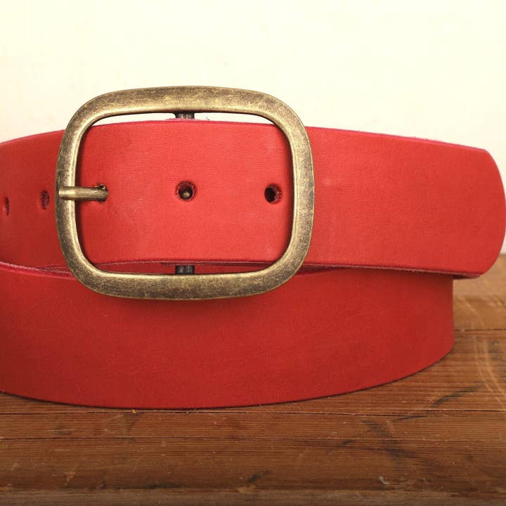 Cinturón de piel rojo con hebilla de latón envejecido para venta al por mayor de Regan Flegan