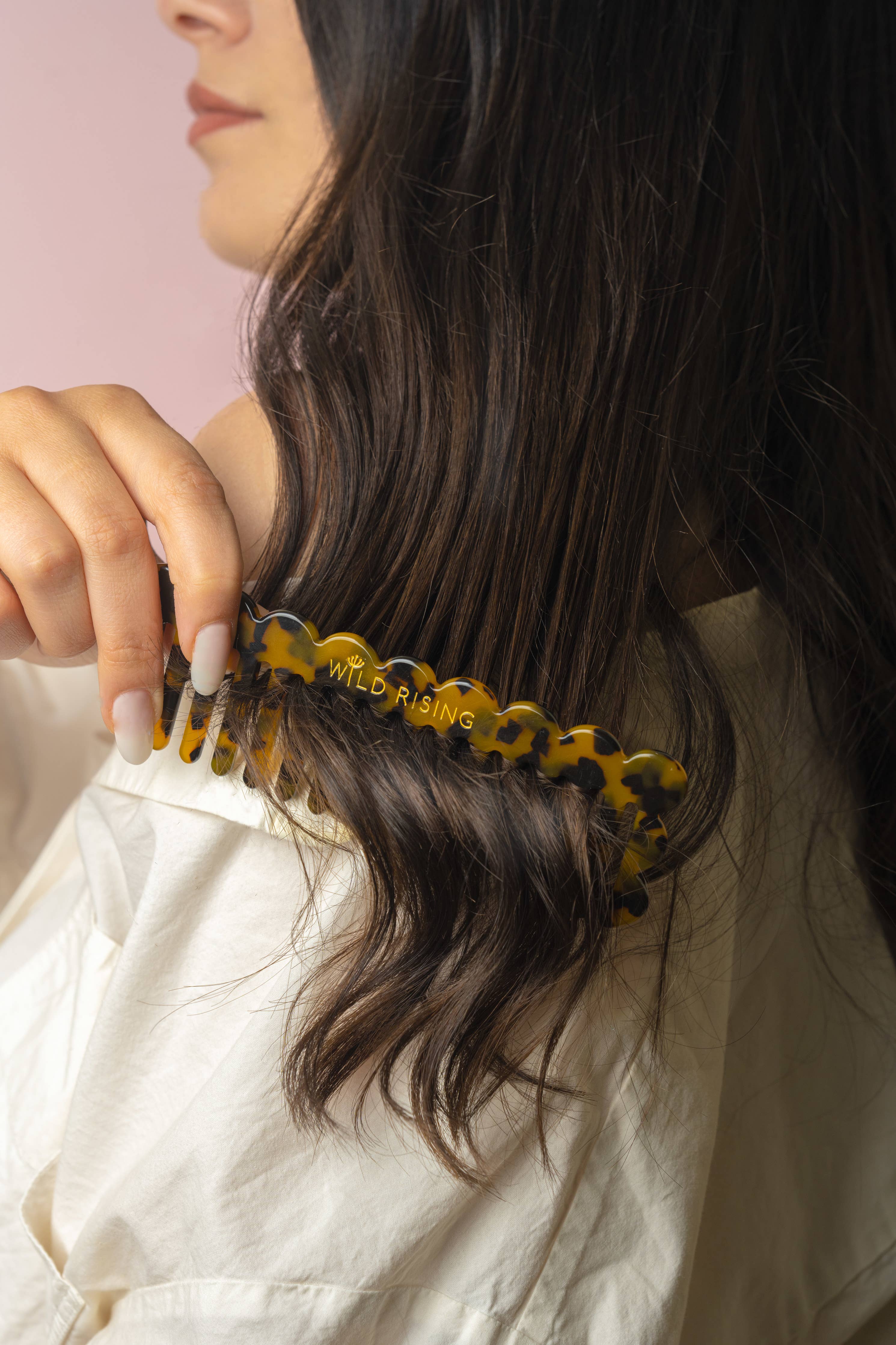 Wild Rising Skincare - Wholesale Hair Brush/Comb - Sustainable Brown Tortoise Shell Detangling Wide Tooth Comb2