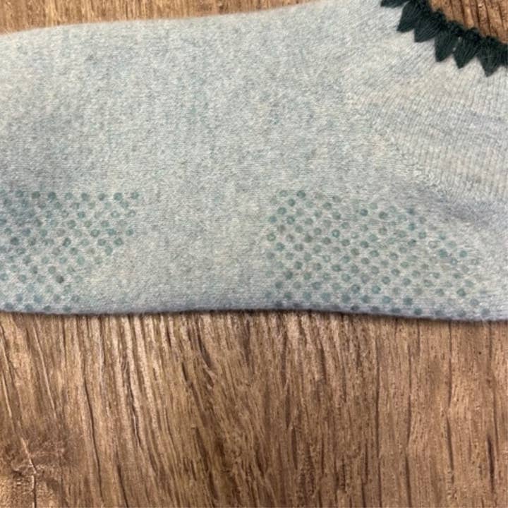 CHERRYSTONE – Großhandel Haussocken – Unisex – Handgefertigte Angora-Haussocken mit rutschfesten Sohlen | Größe L5