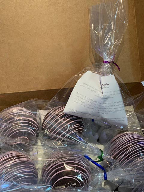 Curvy Girl Swim Co - Venta al por mayor Preparado de chocolate caliente - Bolas de chocolate negro, moca y cacao3