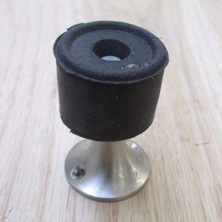 Piedistallo fermaporta in alluminio satinato per la vendita all'ingrosso da parte di IronmongeryWorld