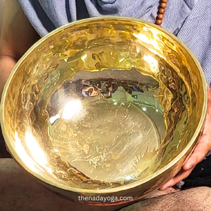 Stor polerad sångskål – Handhamrad gyllene ljudskål från Nepal | Nadayoga för wholesale av NadaYoga