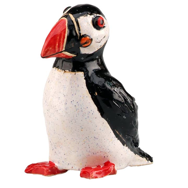 Handgjord keramisk prydnadsfigur av stående lunnefågel för wholesale av Enigma Supplies