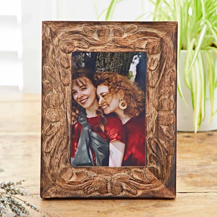 The Paper High Gift Company Limited - Wholesale Picture Frame - Foliage Carved Mango Wood Photo Frame - Handmade1