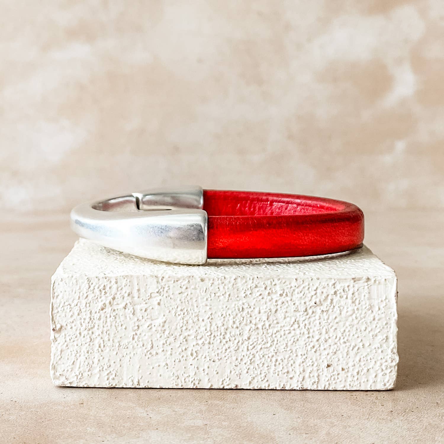 Diana Kauffman Designs - Vendita all'ingrosso Bracciale a polsino - Bracciale breakaway in pelle/Argento12