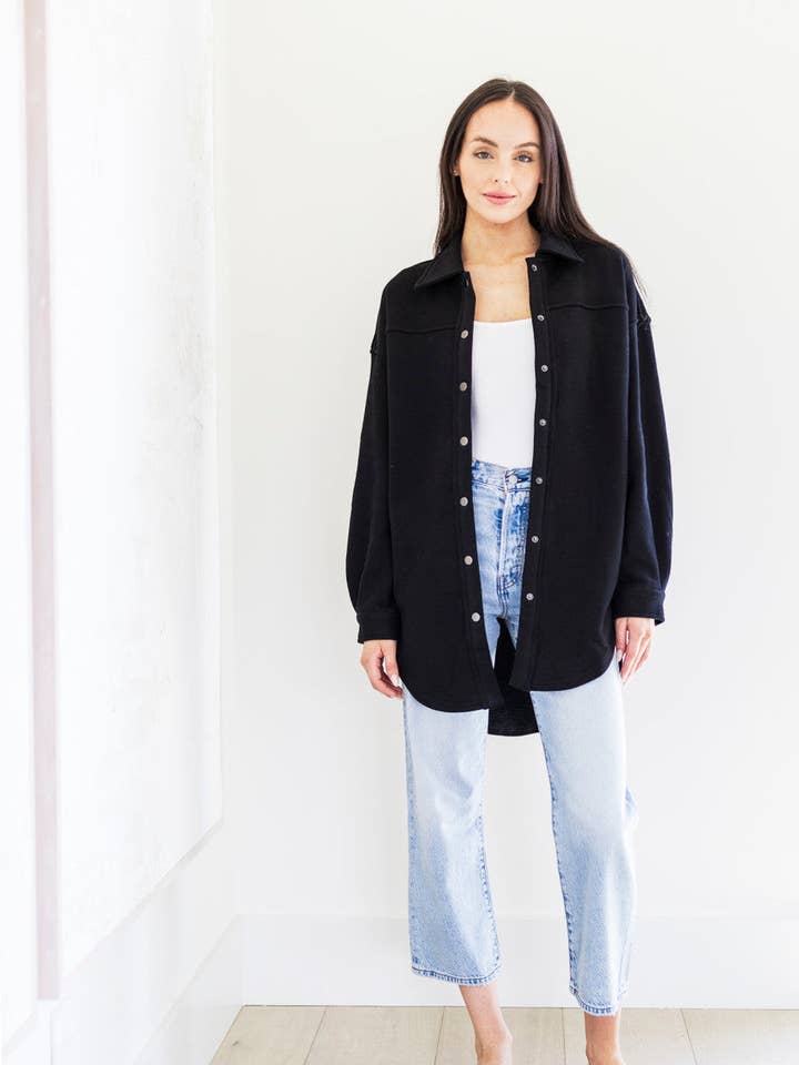 Ellie Overshirtjacke in Schwarz für den Großhandel von PRIV Collections