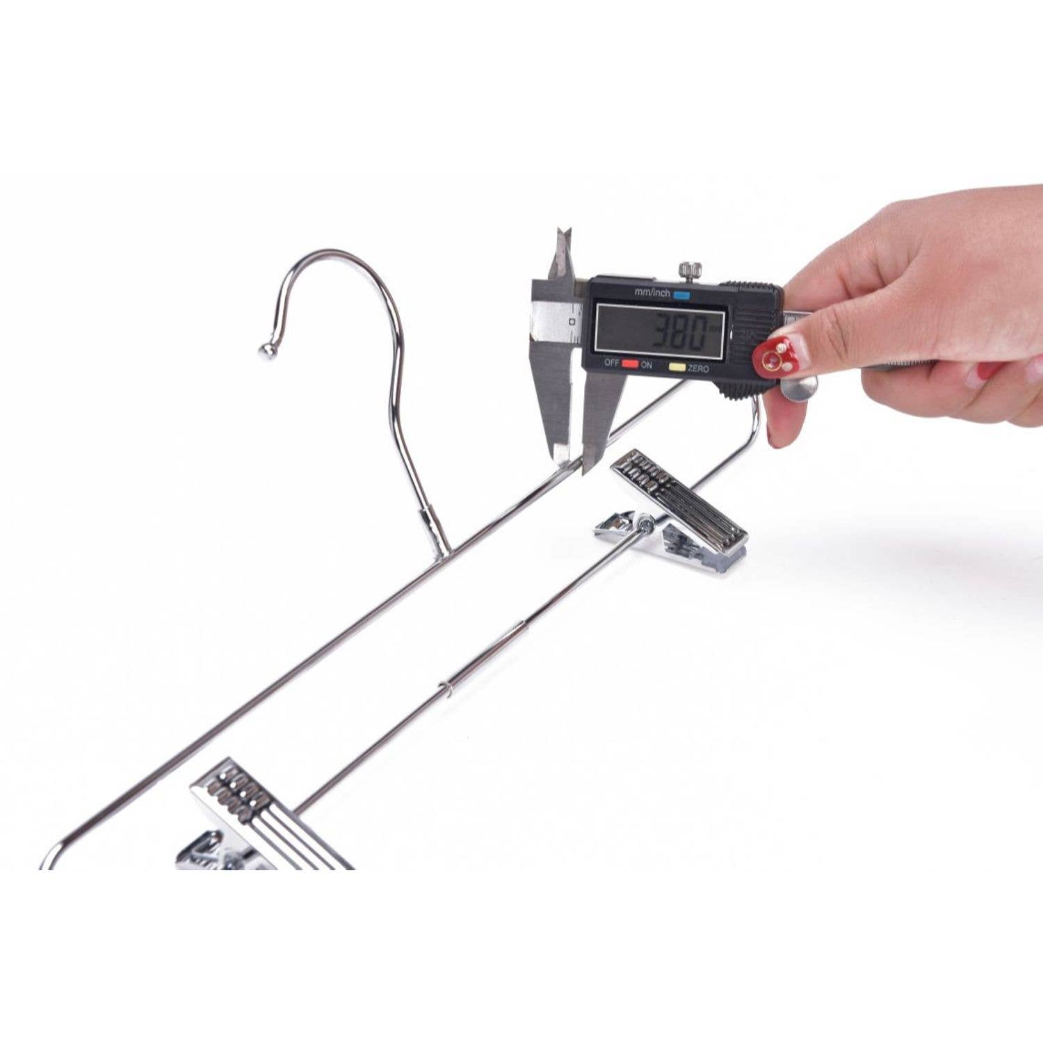 Quality Hangers – wholesale Galgar – M063 – 14" Kraftiga kjol- och byxgalgar i krom – 100 st7