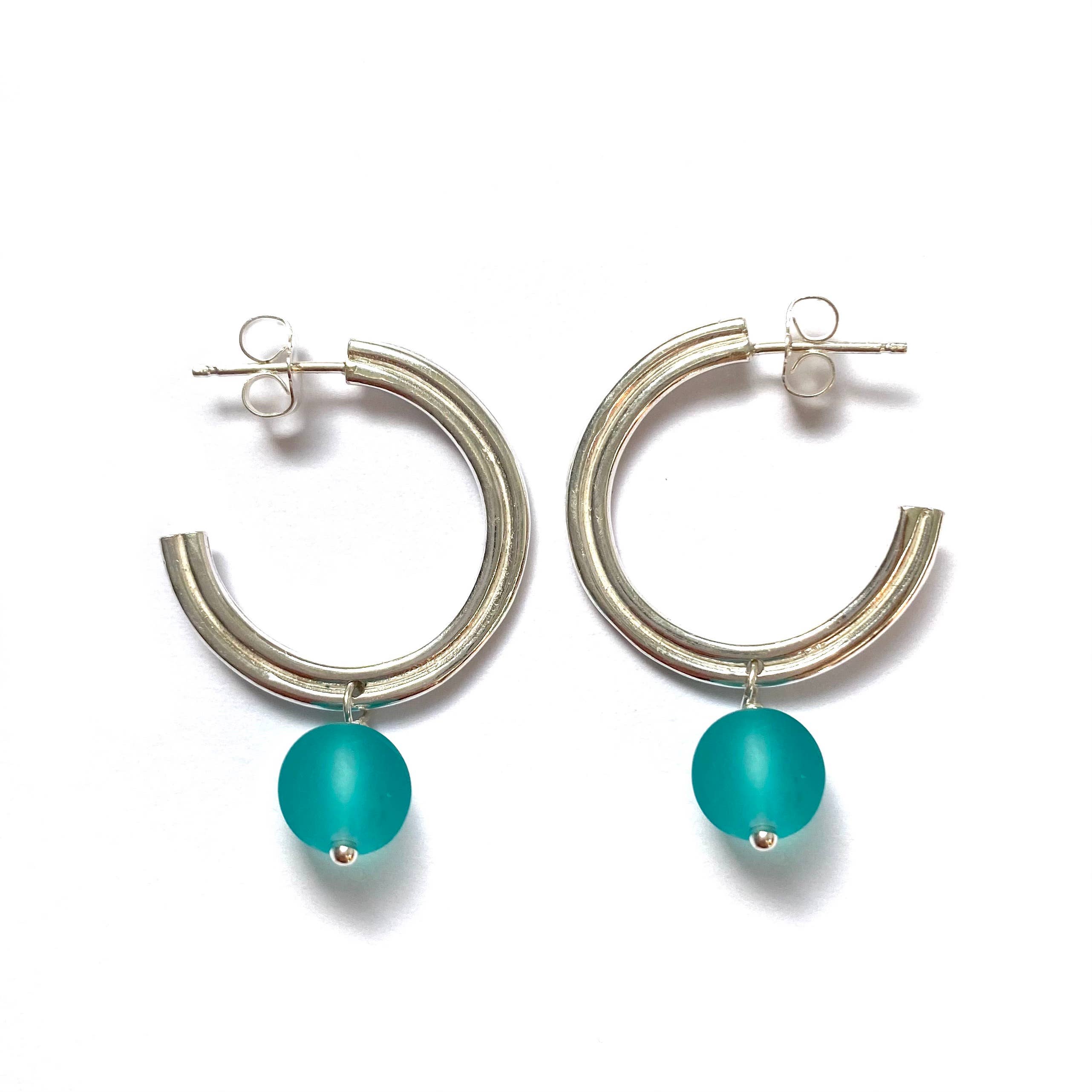 Goldeluxe Jewelry – Engroshandel Hoops – Unity Hoops med genanvendt glas dråber4