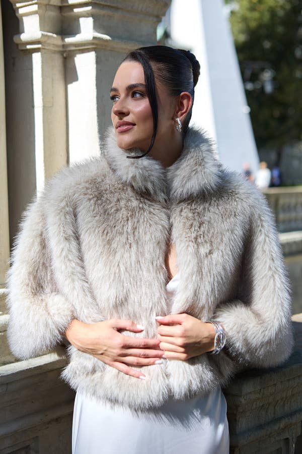 SAACHI – wholesale Capelet – Women’s – Party Fur Capelet Topper2