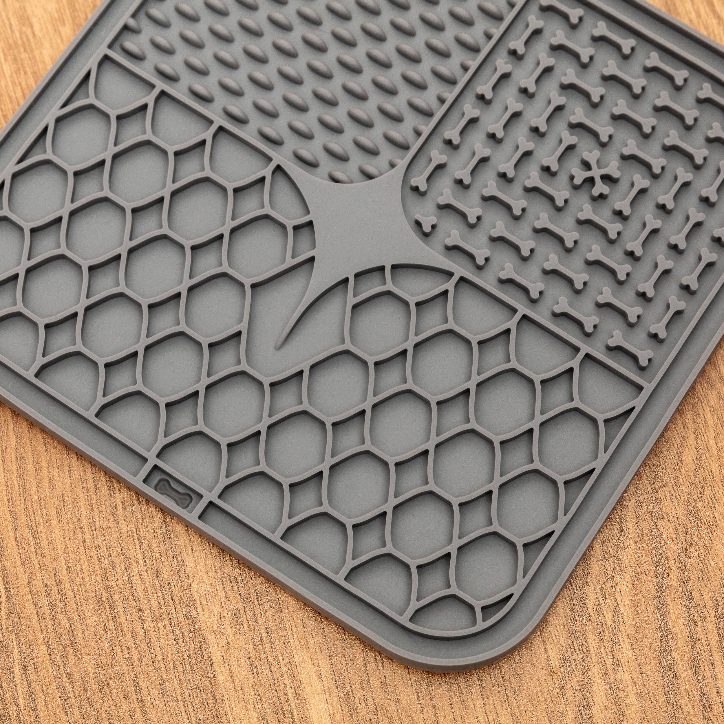 Park Life Designs – wholesale Pet food mat – Dog – Calming Lick Mat7