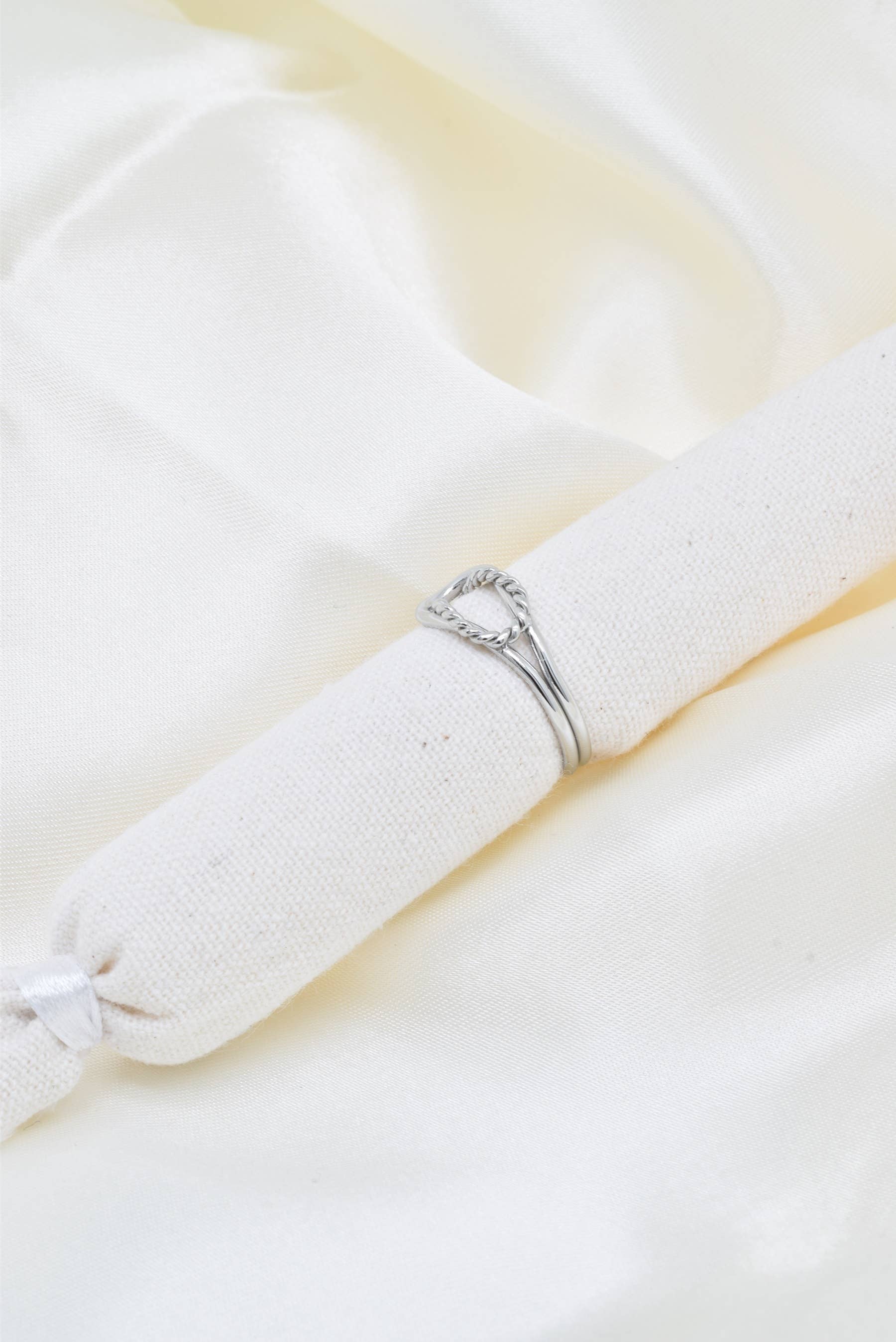 Kapyco - Wholesale Band/Stacked Ring - Stainless steel bow ring - BG3100907