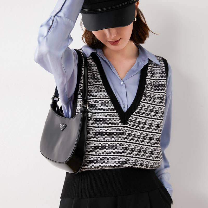 ePretty – wholesale Sleeveless sweatshirts – Women′s – EP-SW2147 Fair Isle Knit V-Neck Sweater Vest1