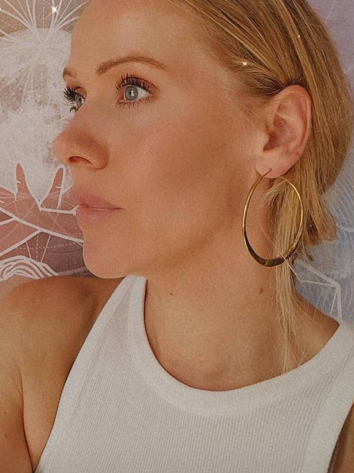 Pendientes de Aro en Espiral de Latón Martillado: Joyería Boho Grande para venta al por mayor de Laboheme