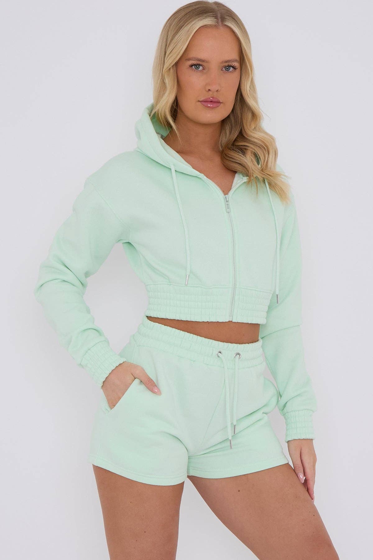 Stylewise Direct – wholesale Lounge set – Women's – Cropped Zip Up Hoodie & Shorts Fleece Co-ord7