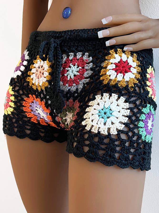 Gehäkelte Blumenstrickshorts OYM100 für den Großhandel von UNISHE