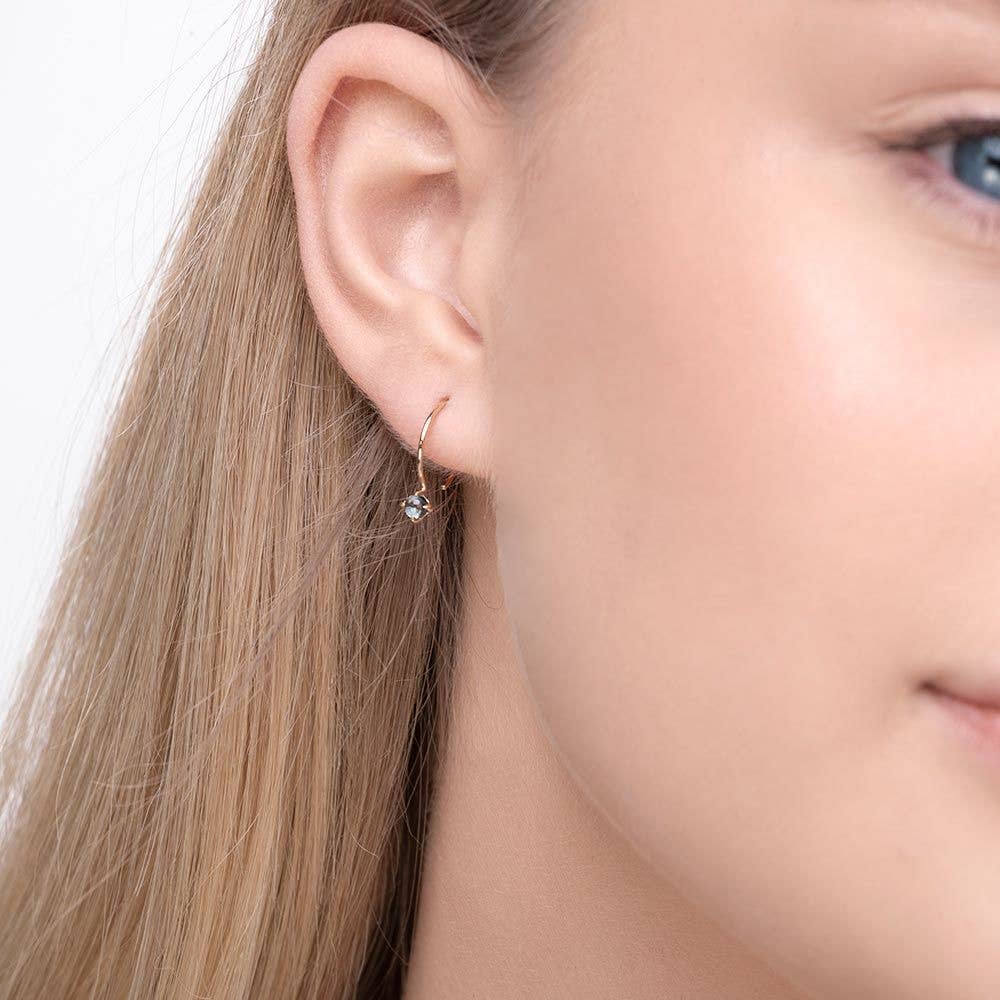 Leaf Jewelry - Vente Petits anneaux - Boucles d’oreilles cabochon en topaze bleue et or jaune 14 carats1