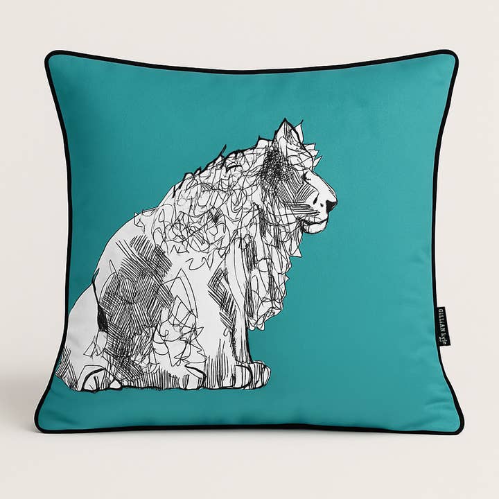 Grand coussin lion pour la vente par Gillian Kyle