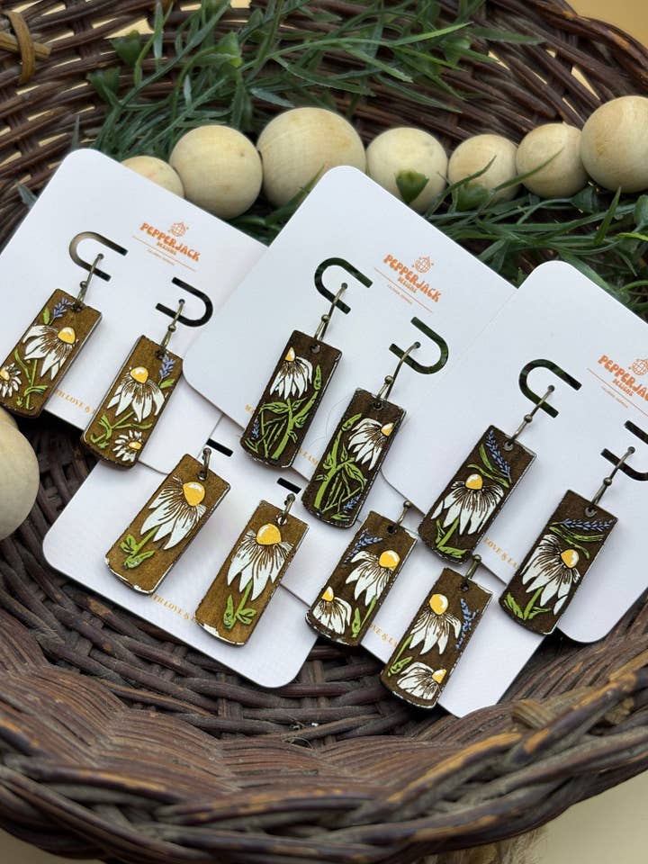 Boucles d'oreilles barre marguerite pour la vente par PepperJack Designs