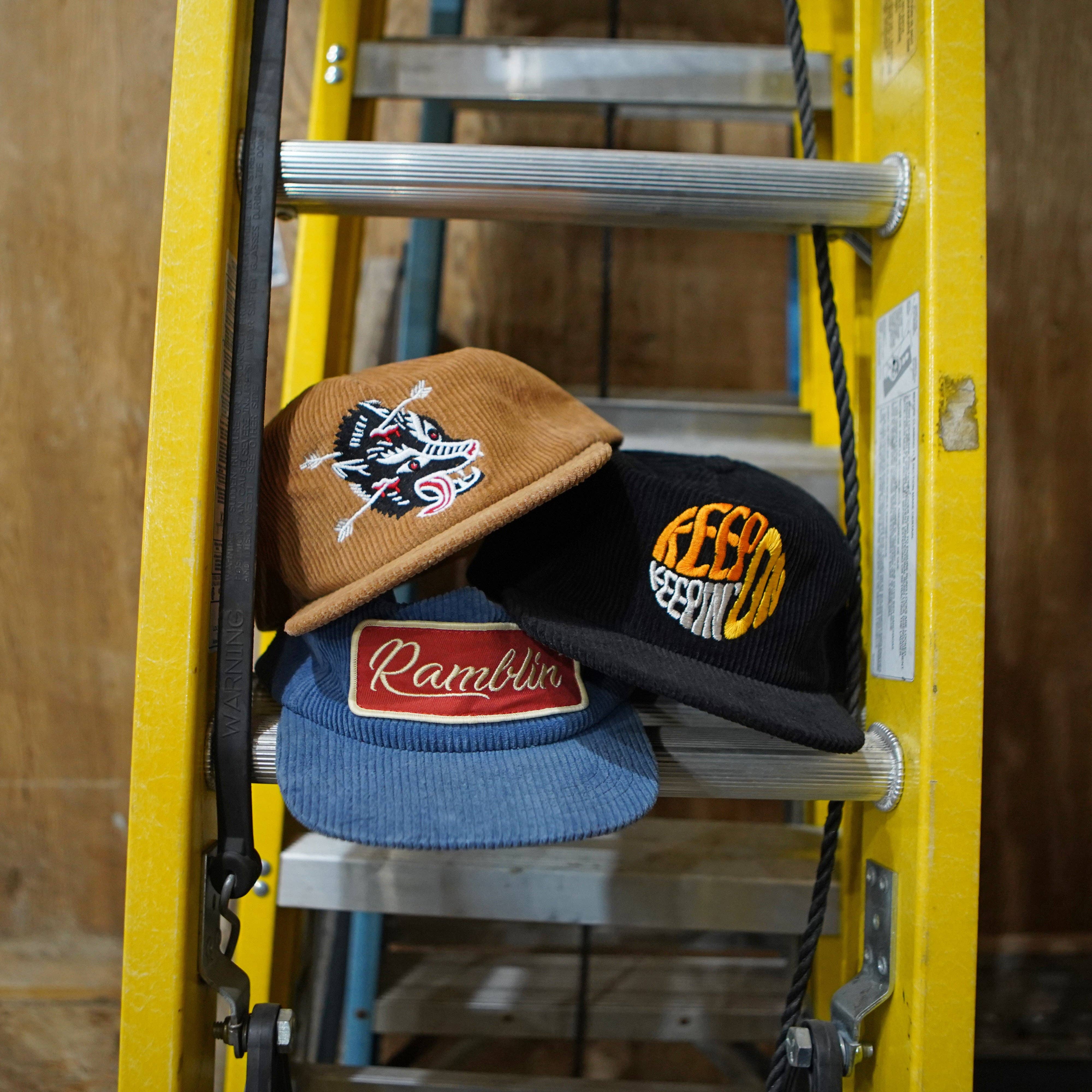 Stuntin Goods - Vendita all'ingrosso Cappellino con visiera piatta - Unisex - Cappello Wolf Corduroy10