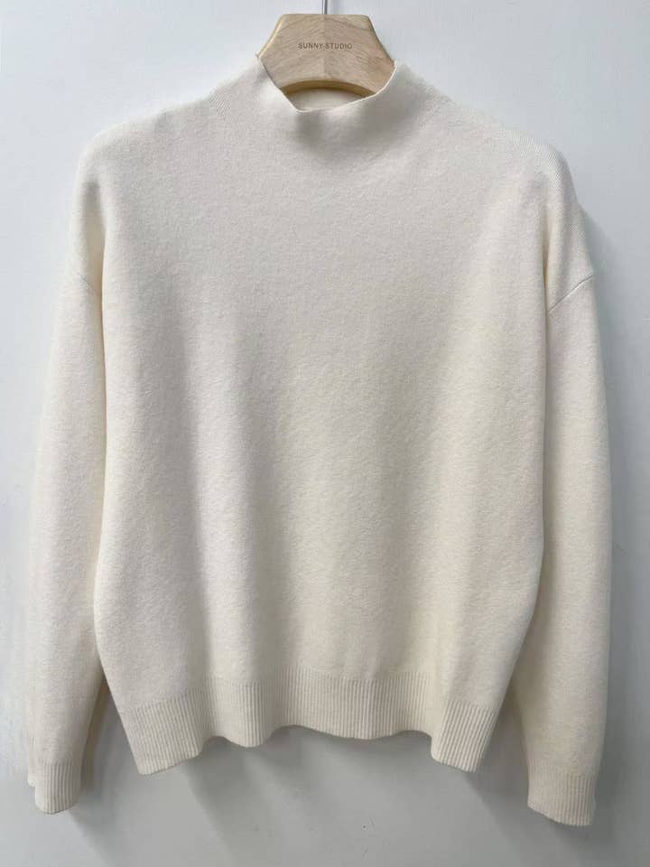 SUNNY STUDIO - Wholesale Knit Sweater - Women's - Women's high-neck pullover with long sleeves