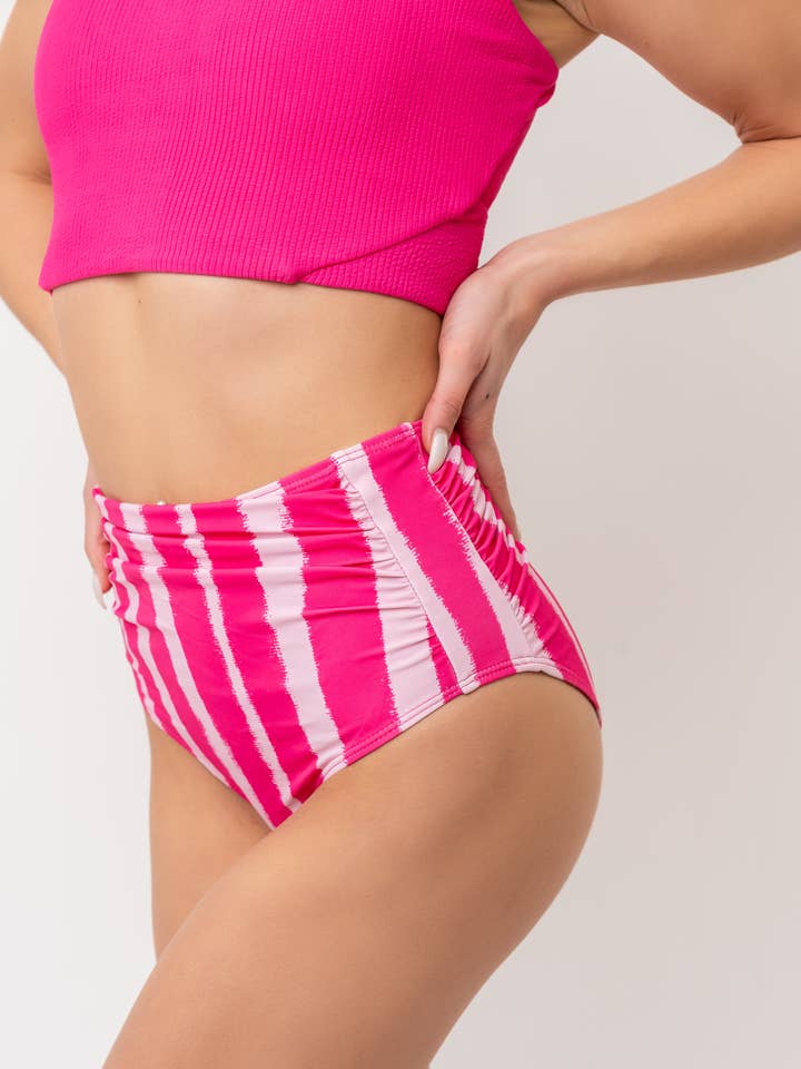 Slip da bagno midi arricciato Pink Horizon per la vendita all'ingrosso da parte di Coral Reef Swim