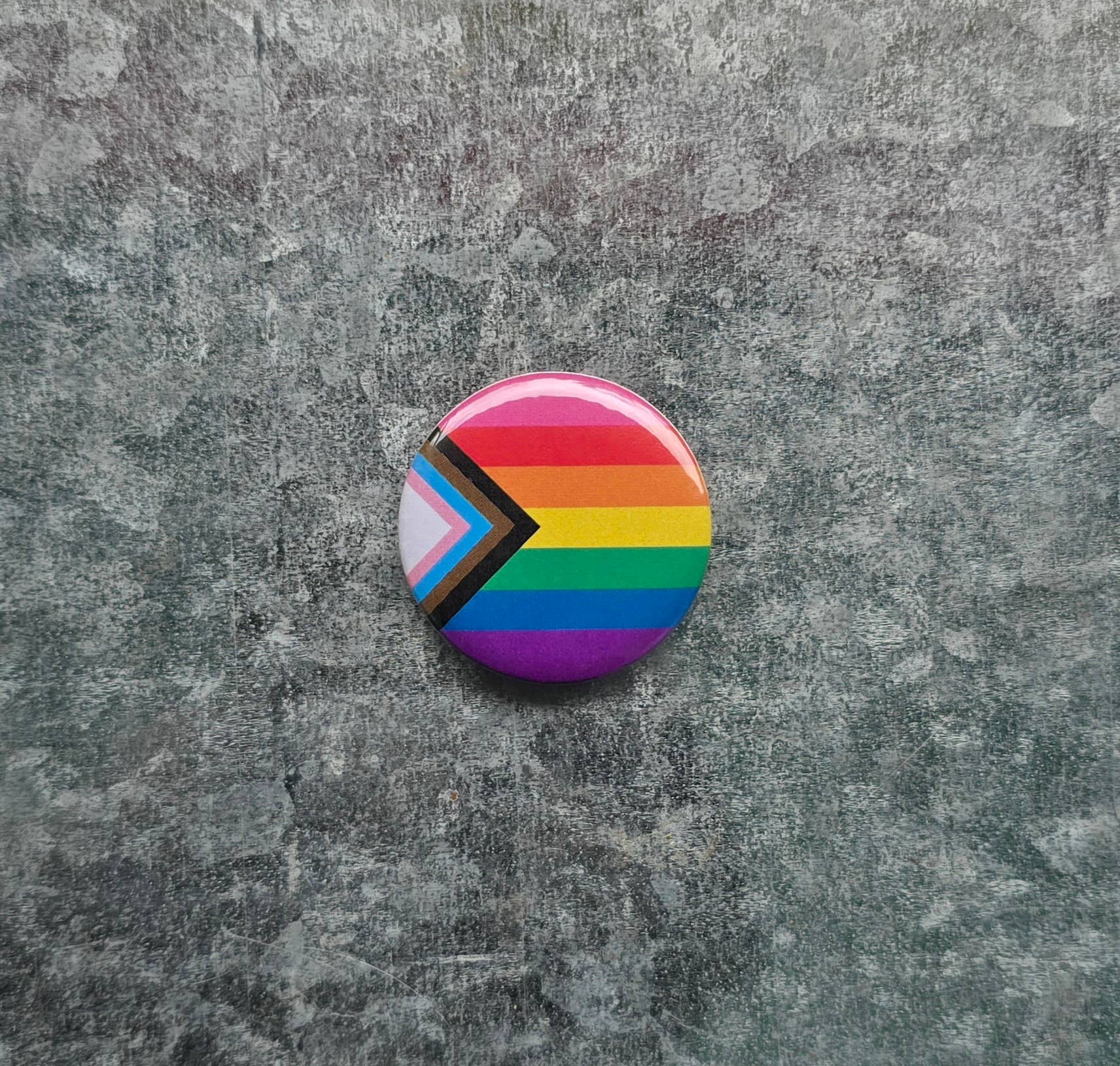 Soulight Rising - Vendita all'ingrosso Spilla da bavero - Bottoni e Magneti con Bandiera dell'Orgoglio LGBTQ+2