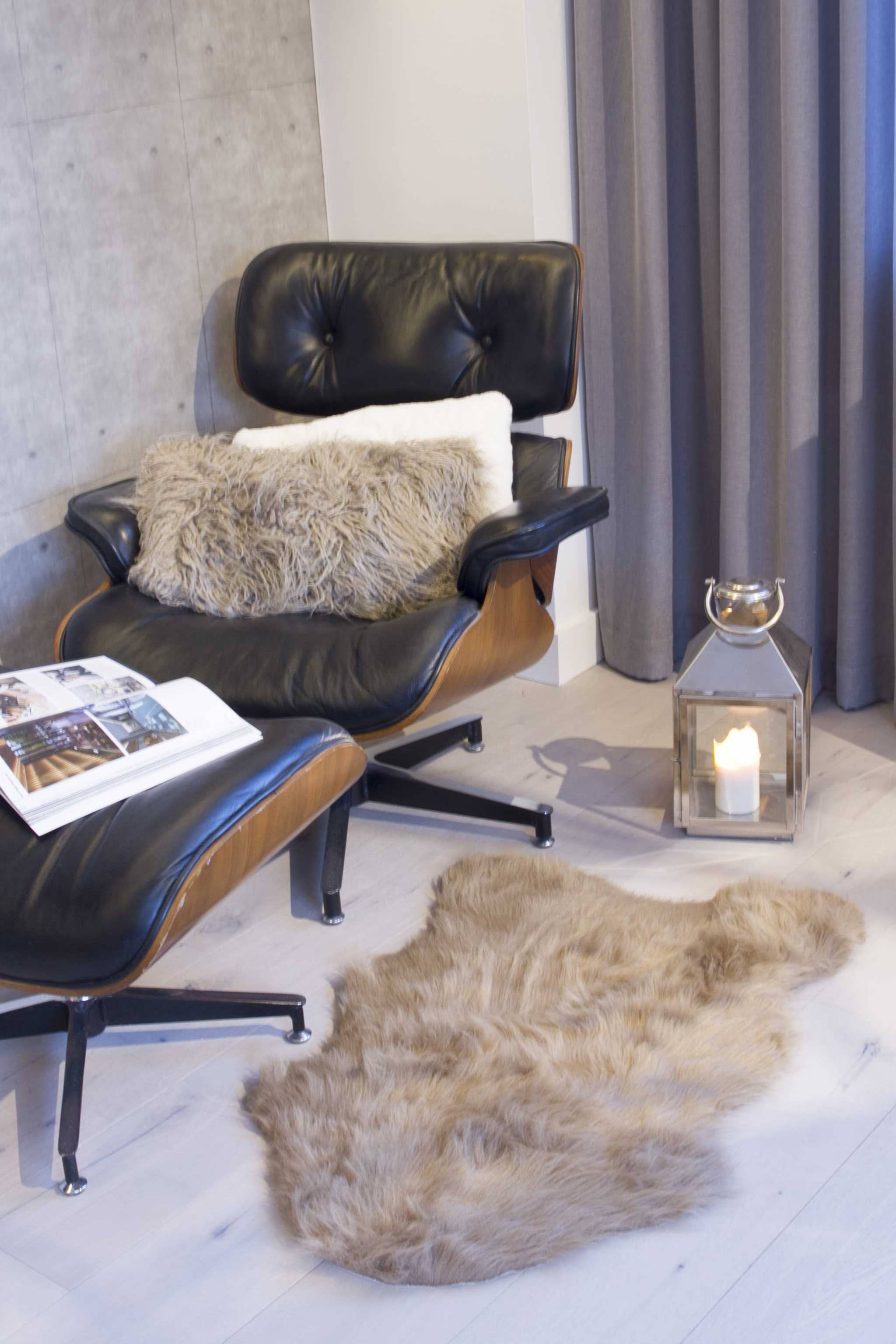 HomeRoots - Vente Tapis - Carpette en peau de mouton beige de 24 po x 36 po x 1,5 po3