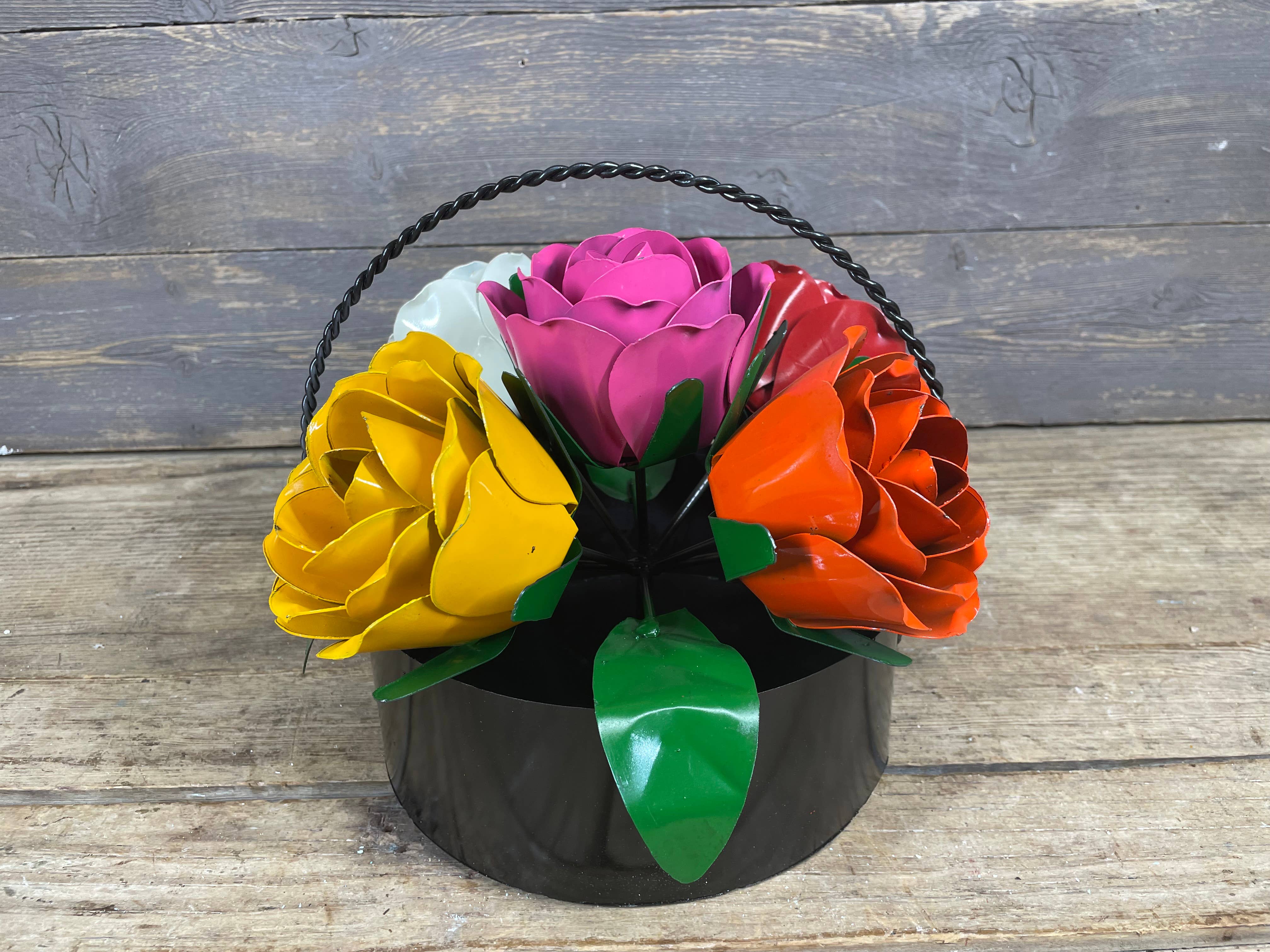 Purchase Wholesale metal flowers. Free Returns & Net 60 Terms on Faire