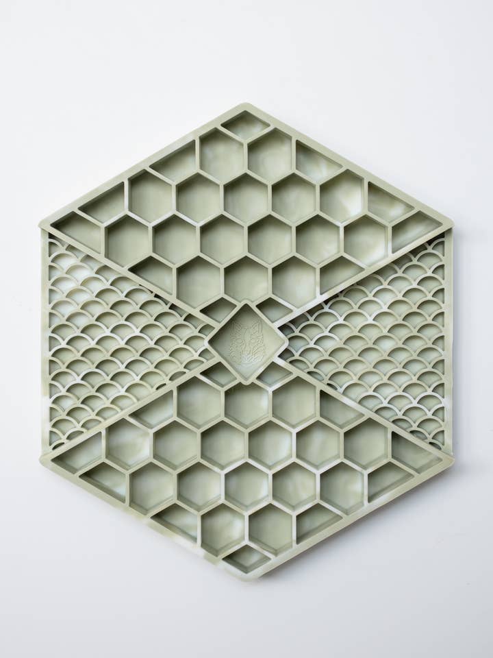 LIEVICK Lick mat | Lievick Green & White for wholesale by LIEVICK