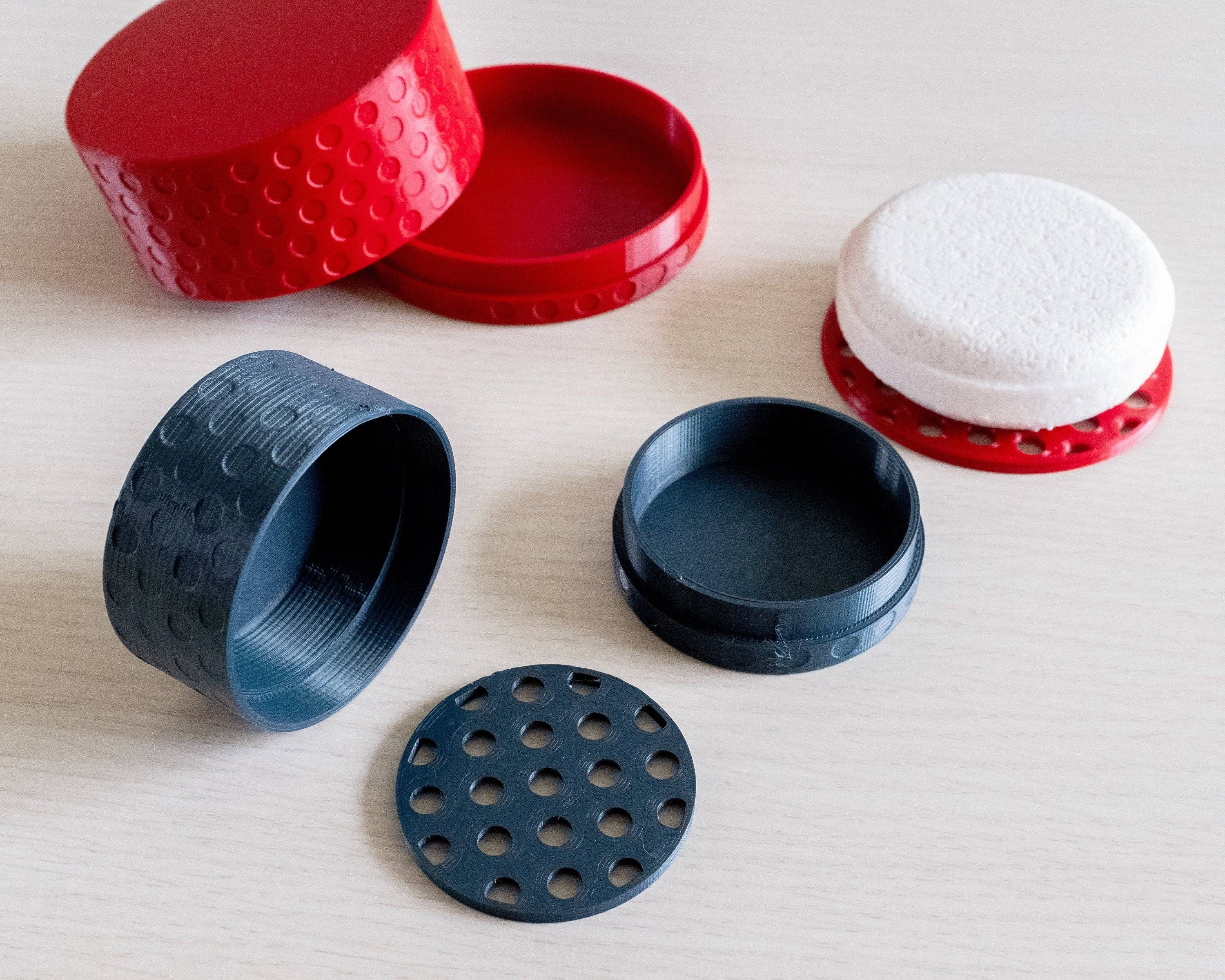 Printed Foundry – Großhandel Badeseifenschale – Reisetauglicher runder Shampoo-Riegelhalter mit Deckel, Seifenspender3