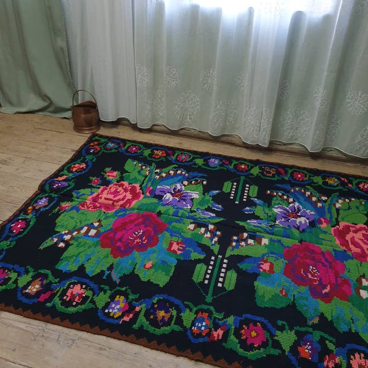 MADE WITH LOVE RO SRL - Wholesale Area Rug - Romanian handwoven carpet green & fuchsia rug made in wool2