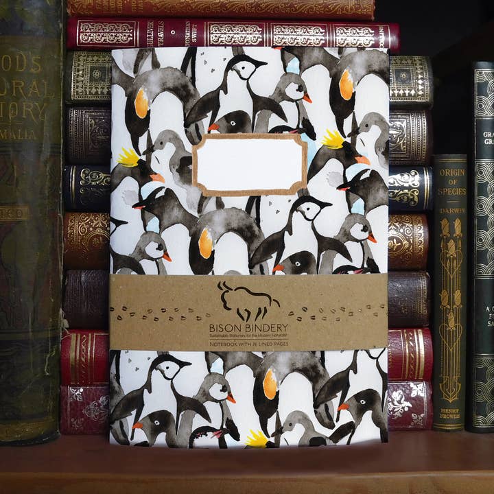 Vral af pingviner A5 genbrugspapir notesbog - 76 linjerede sider for engroshandel hos Bison Bindery