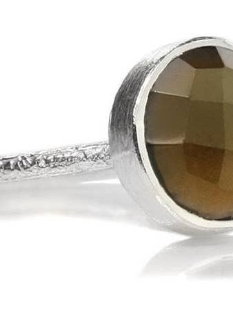 Anillo circular apilable mediano Capri Cuarzo ahumado para venta al por mayor de Sikara & Co.