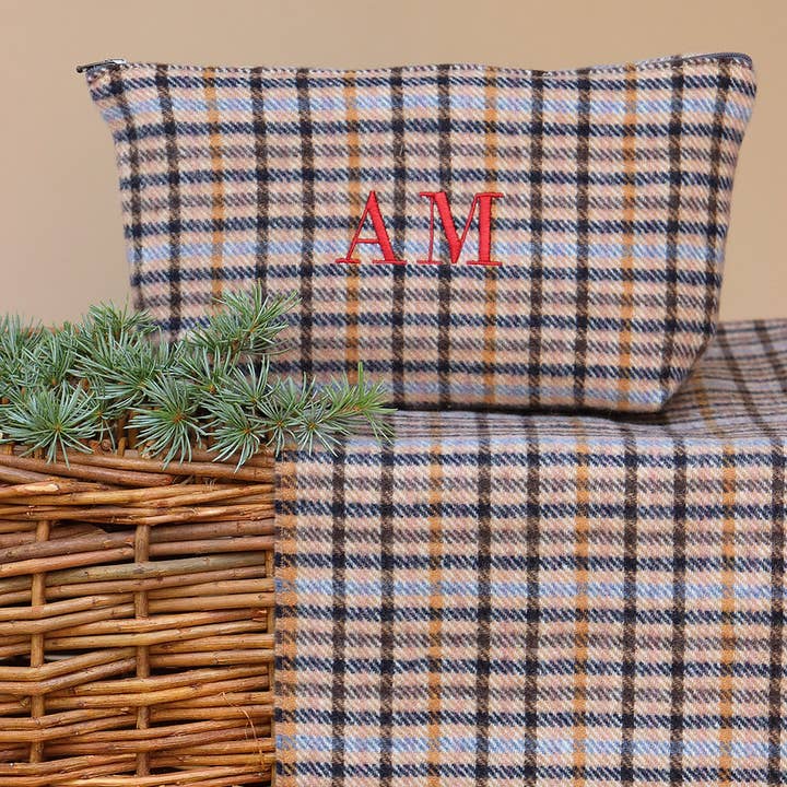 Customizable pure wool clutch - Christmas gift idea for wholesale by Giardino Segreto