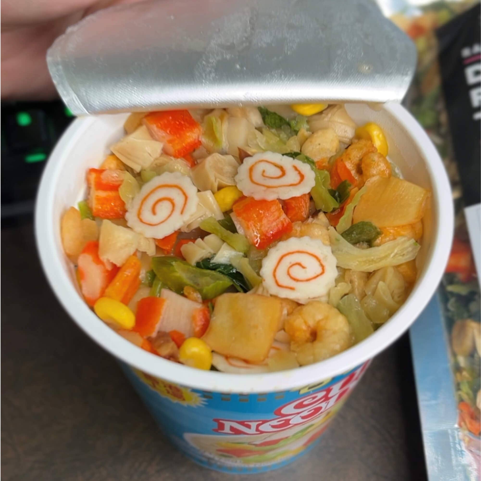 Ramen Bae - Wholesale Dried/Dehydrated Vegetables - Classic Seafood and Vegetables Dried Toppings Mix - 14 oz5