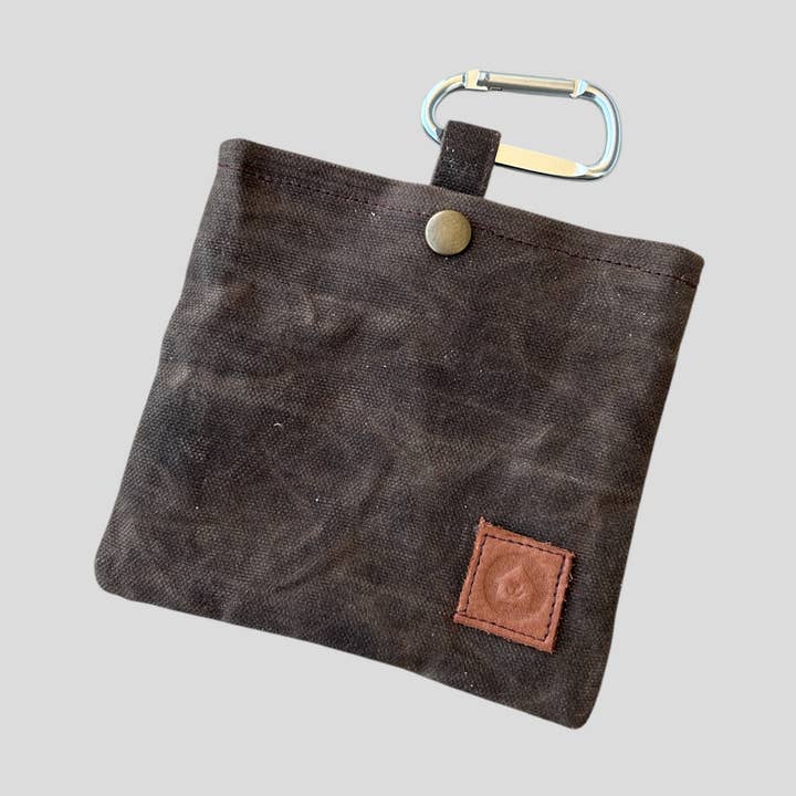 Borsa per Snack per Cani in Tela Cerata-Marrone per la vendita all'ingrosso da parte di Rex & Bandon