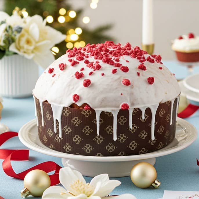 Sicilian panettone with berries for wholesale by The Sicily Essence