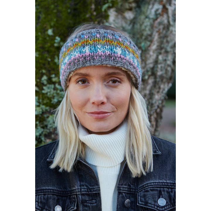 Un colore Scaldini per orecchie in pile Sherpa morbido a maglia Fair Isle di Braemar in vendita all'ingrosso su Faire