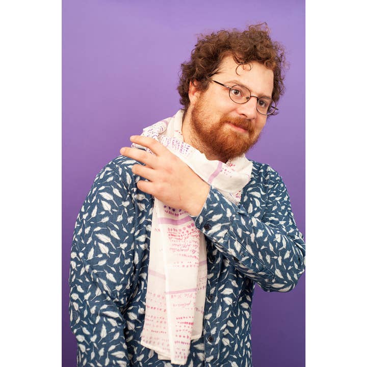 Bleu tango – wholesale Halsduk - Dam – Pastellfärgad halsduk - franska poeten Apollinaires ”Zone”1