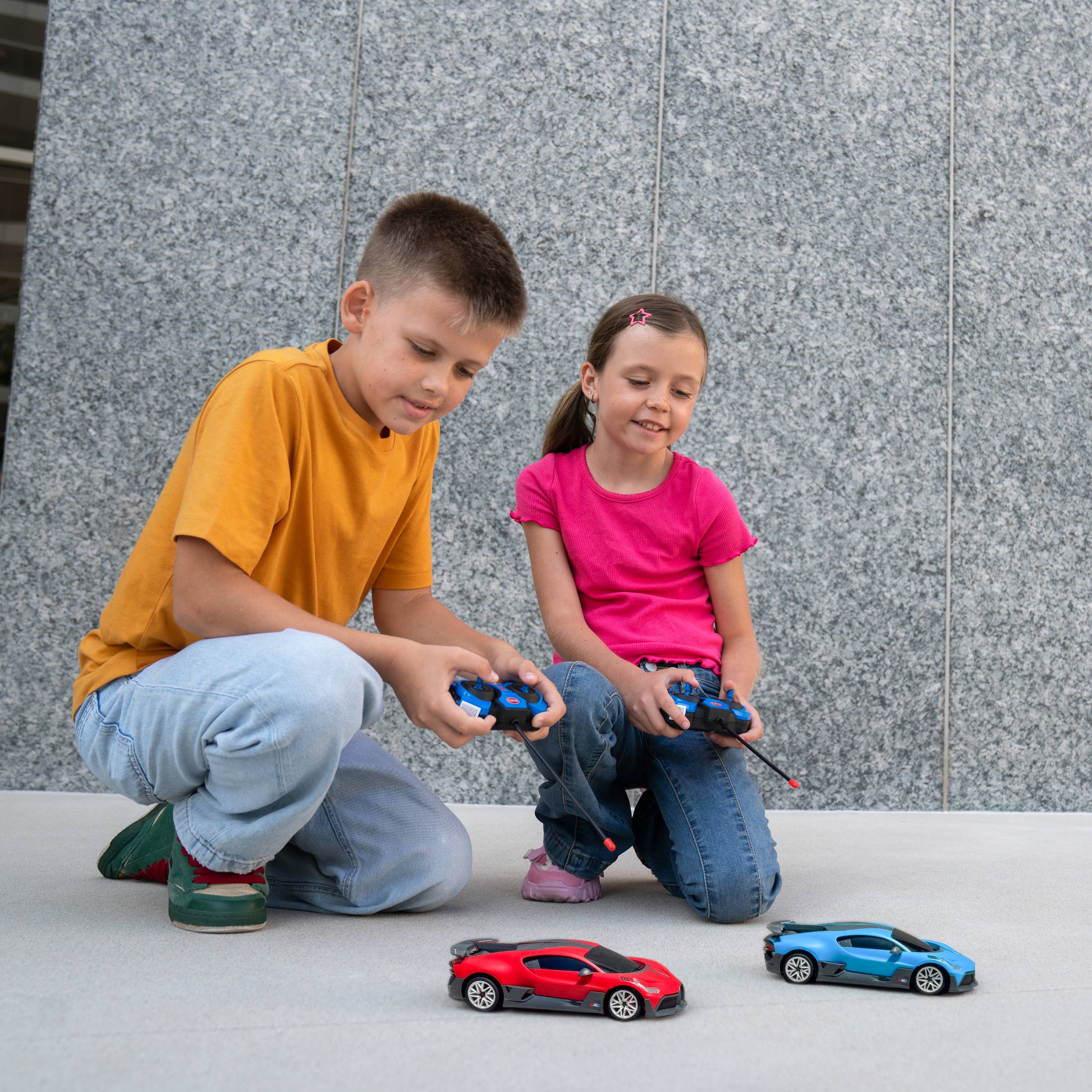 World Tech Toys - Wholesale Electronic Toy - Kids & Baby - 1:24 Bugatti Divo Electric Remote Control Car7