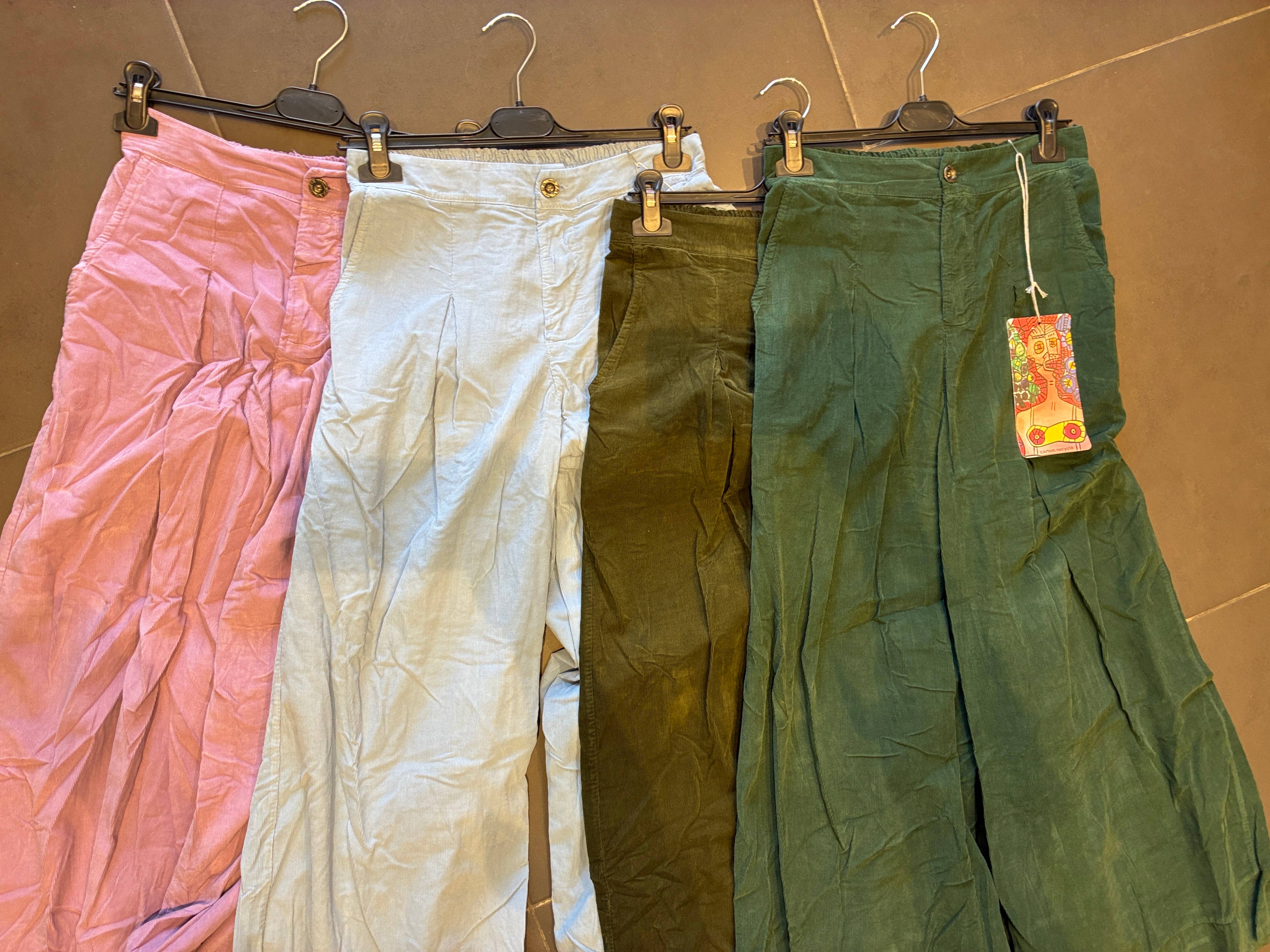 la maison des fibres naturelles - Venta al por mayor Pantalones - Mujer - Pantalón de pinzas de terciopelo 6595 100% algodón6