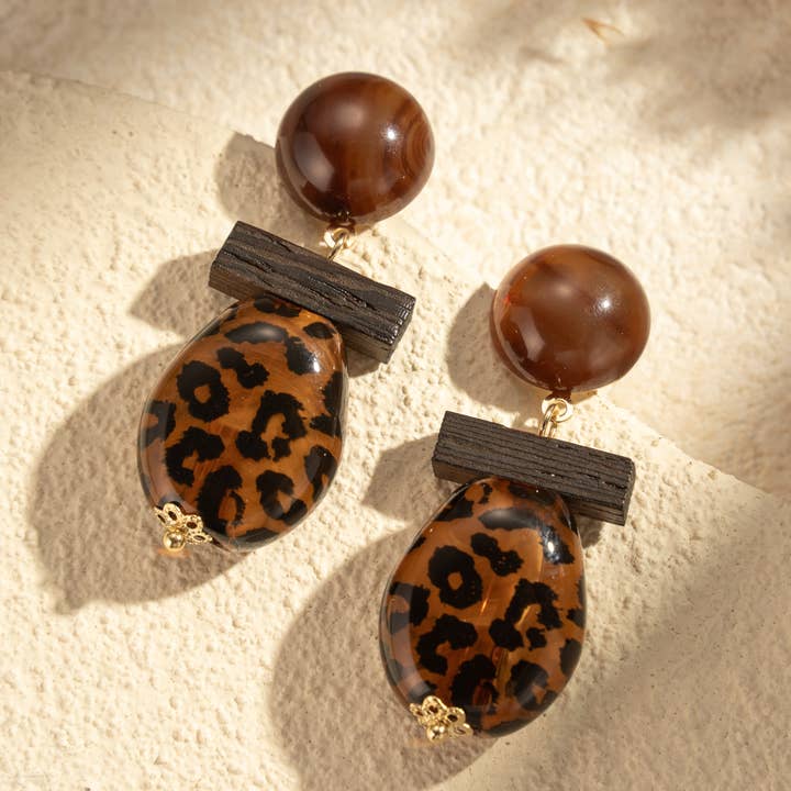 COSMOS - Wholesale Dangle Earrings - Dark wood resin leopard earrings chic woman trend0
