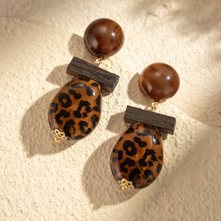 COSMOS - Wholesale Dangle Earrings - Dark wood resin leopard earrings chic woman trend0